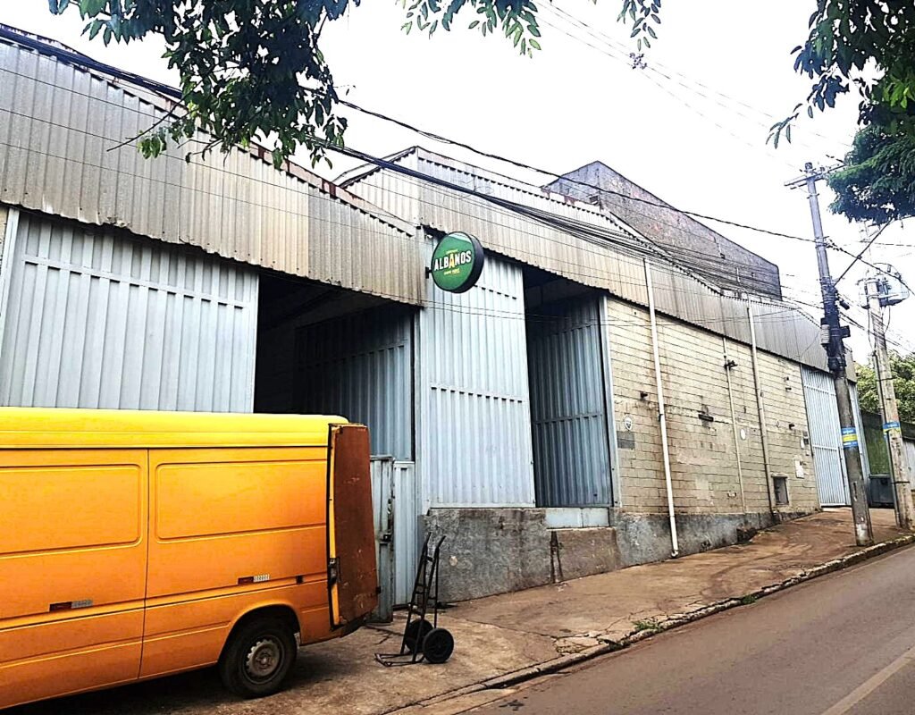 Vista externa da unidade fabril da Cervejaria Albanos no Jardim Canadá.