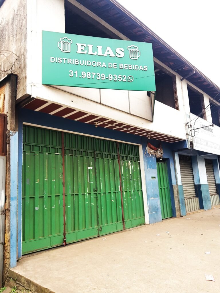 Fachada da Elias Distribuidora de Bebidas no Jardim Canadá