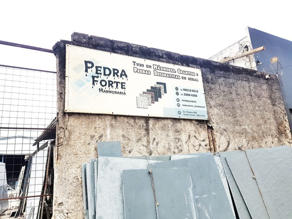 Identificação da Pedra Forte Marmoraria e materiais de marmoraria no Jardim Canadá